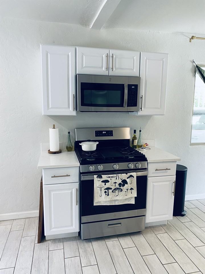 2126 E Silver St Frnt - Photo 2 of 22