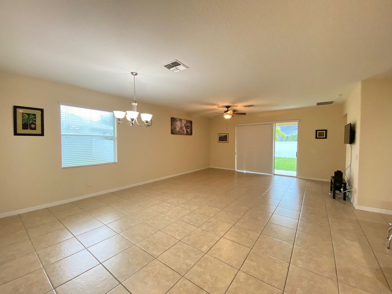 2555 Carrickton Cir #1 - Photo 3 of 28