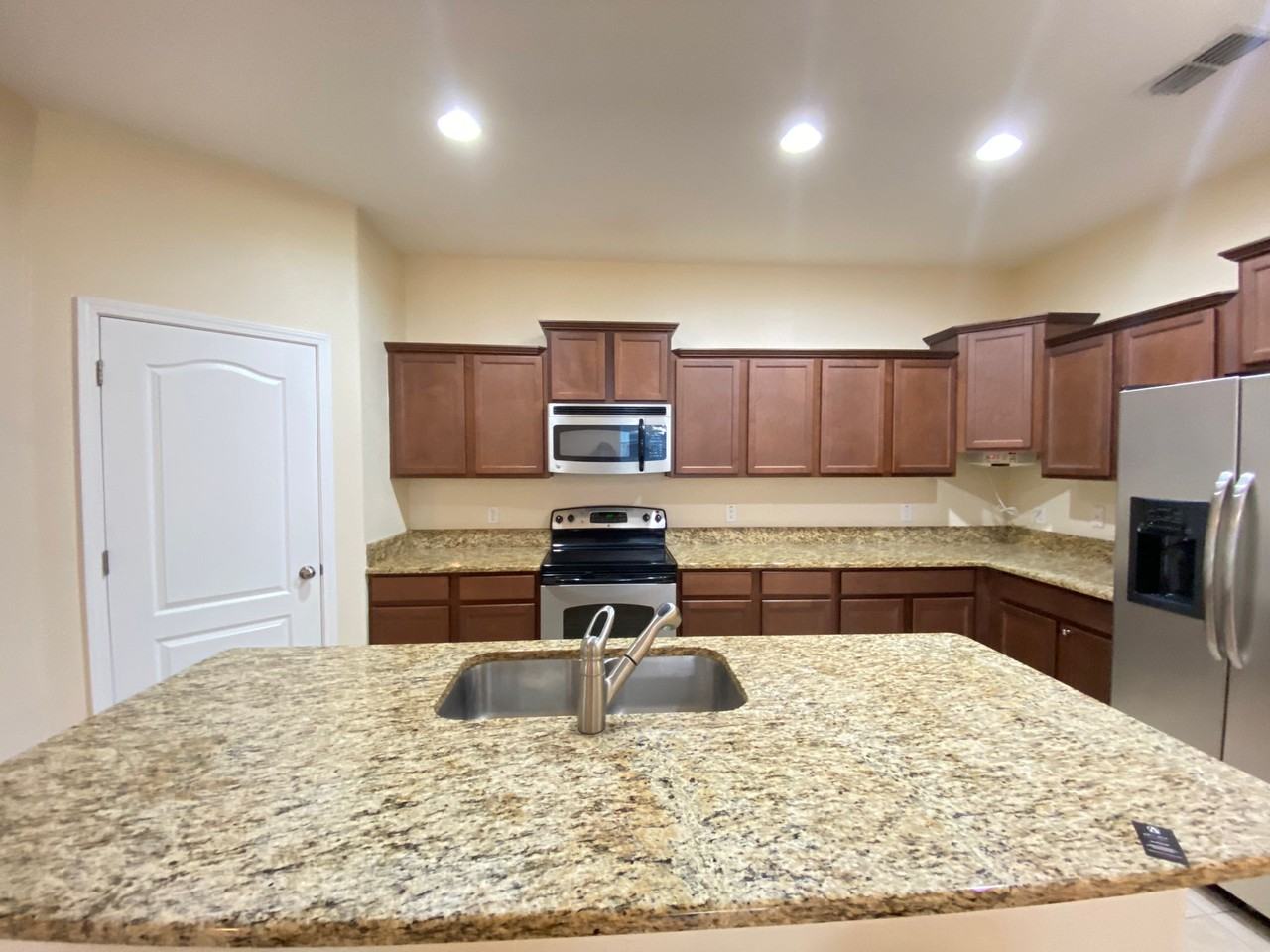 2555 Carrickton Cir #1 - Photo 7 of 28