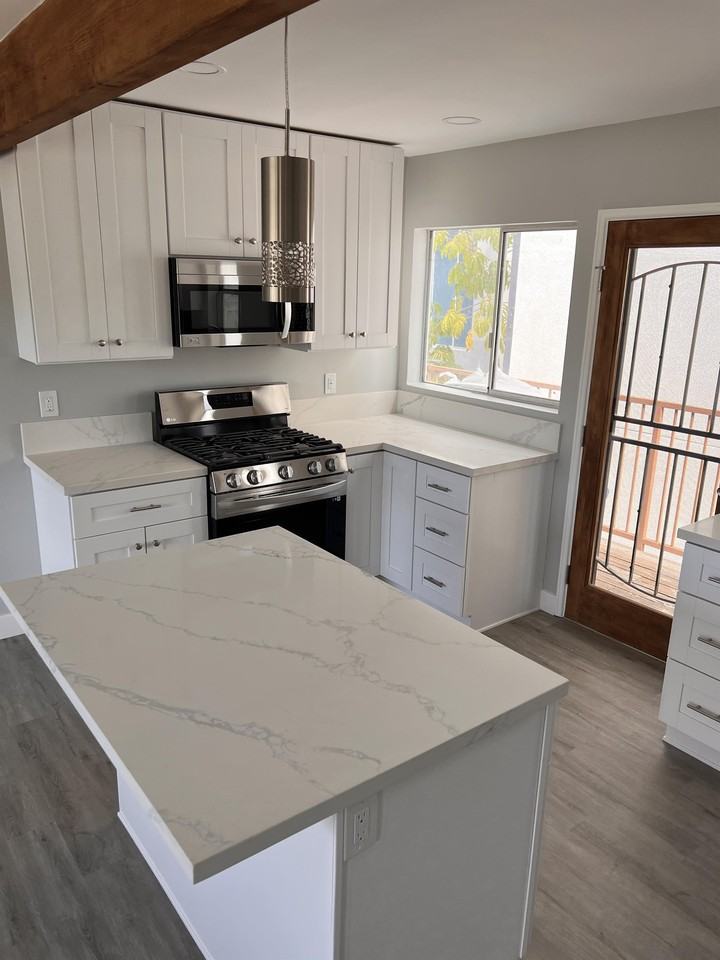 1609 Locust St #1609 - Photo 3 of 14