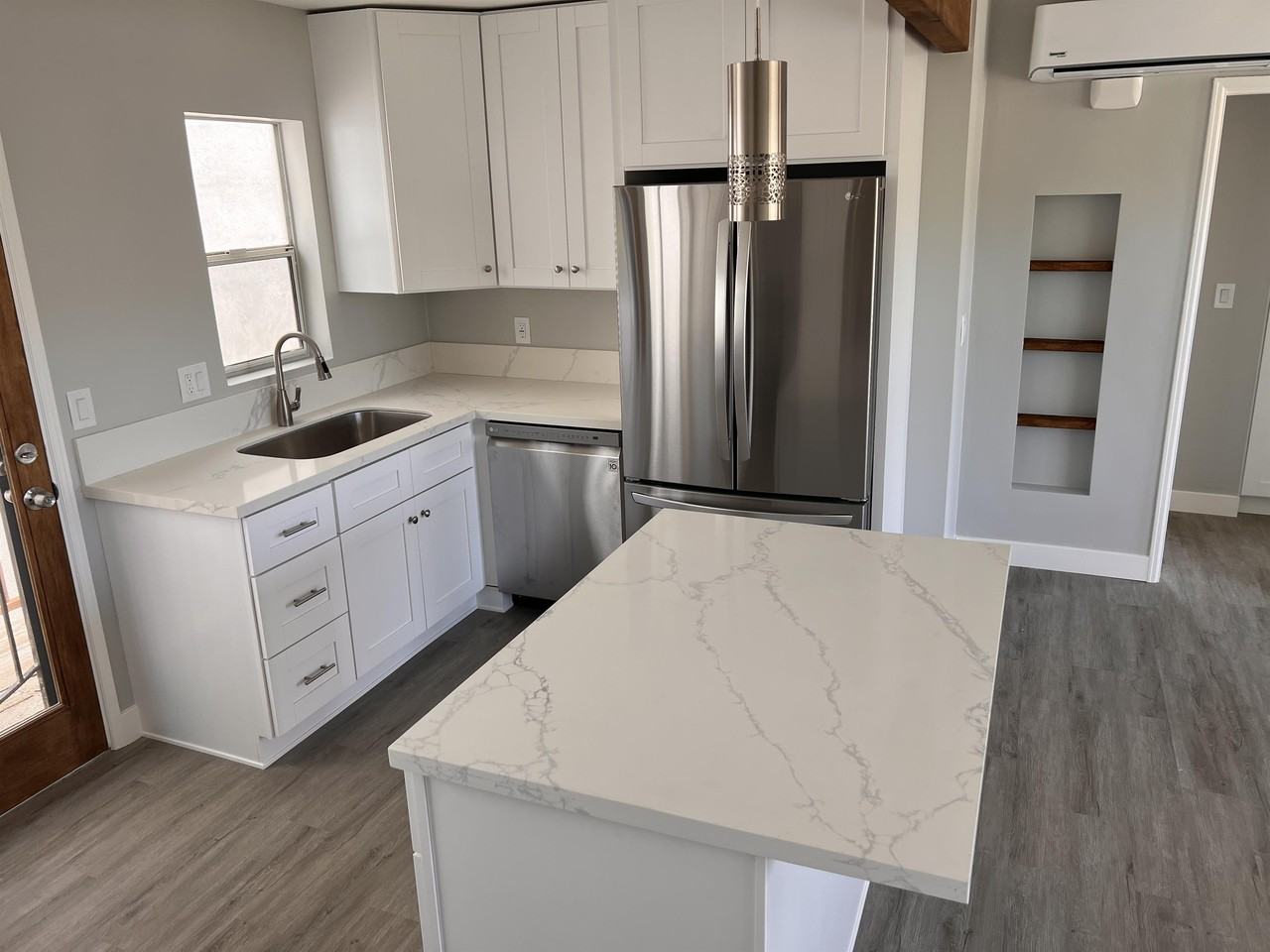 1609 Locust St #1609 - Photo 4 of 14