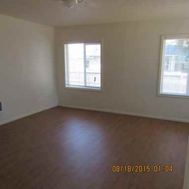 1828 Kintyre St - Photo 2 of 12