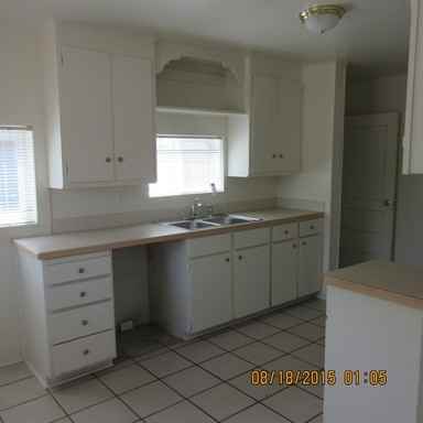 1828 Kintyre St - Photo 3 of 12