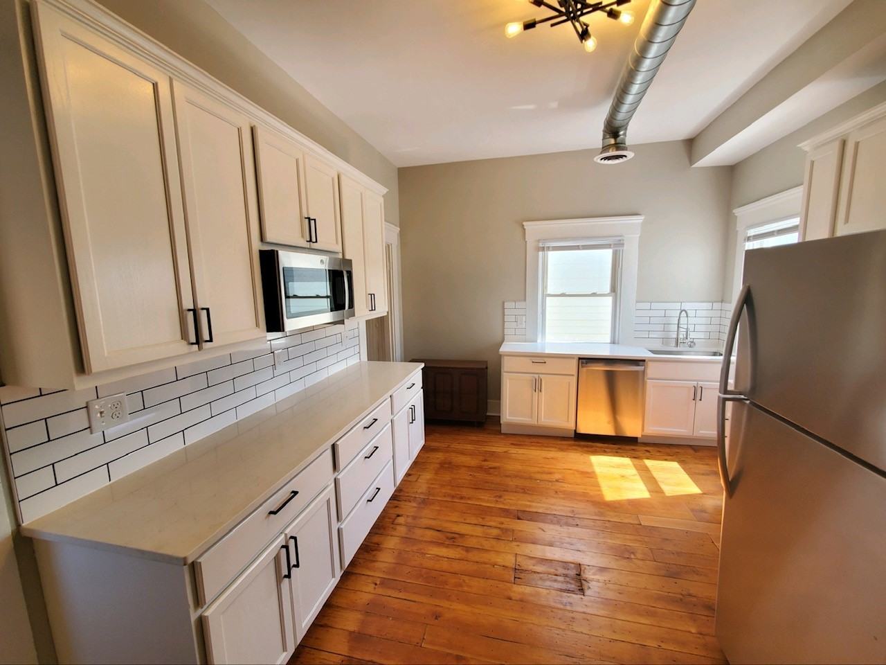 1114 Columbia St #2 - Photo 5 of 12