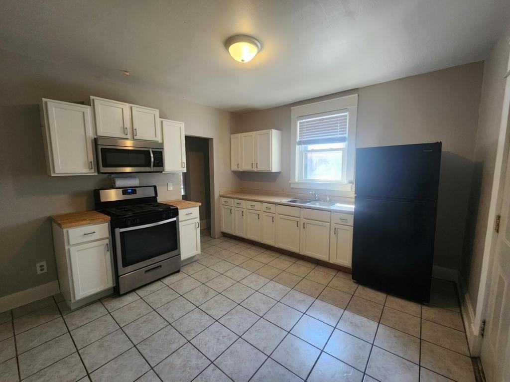 511 E Cherry St ##2 - Photo 3 of 12