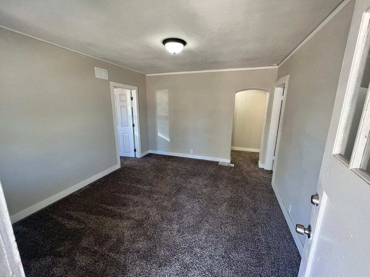 314 E River St - Photo 2 of 16