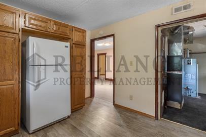 432 N Elizabeth St - Photo 3 of 19