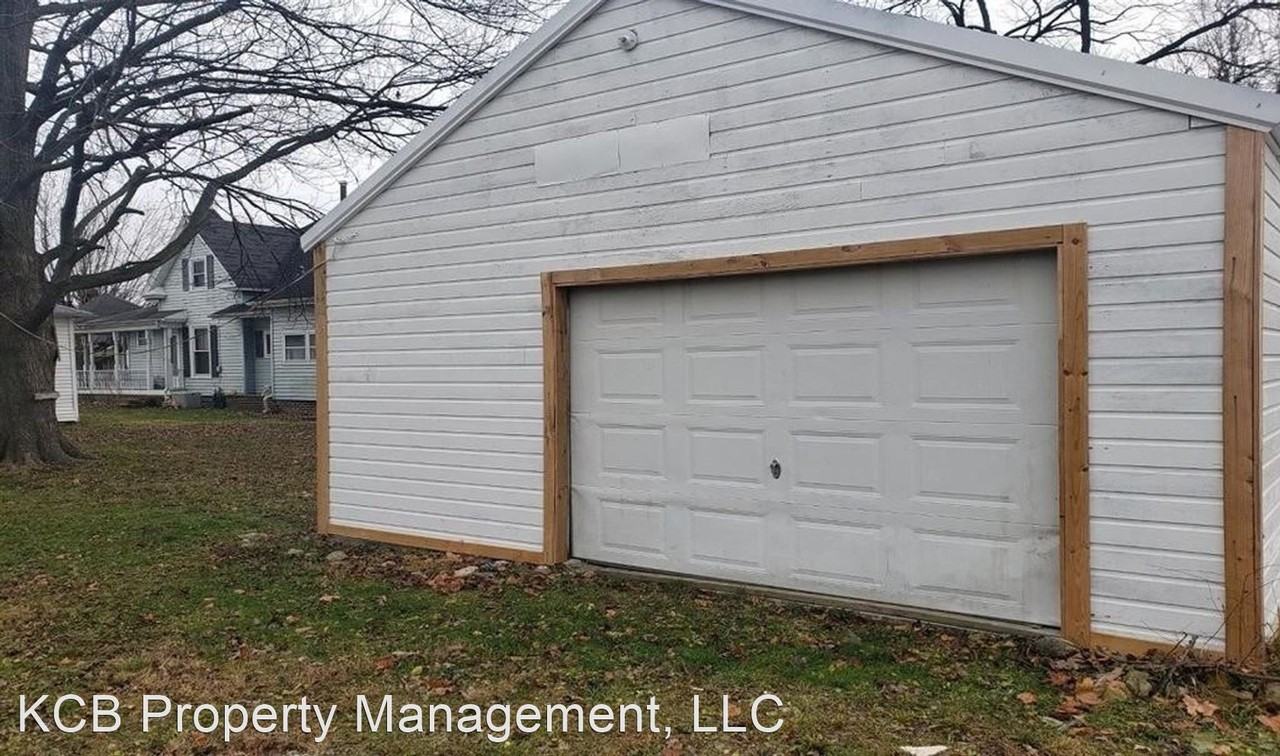 1108 Oak St - Photo 2 of 11