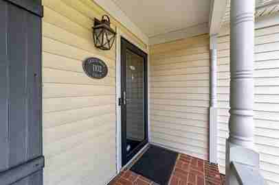 1102 Crystalwood Cir - Photo 3 of 50