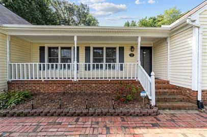 1102 Crystalwood Cir - Photo 2 of 50