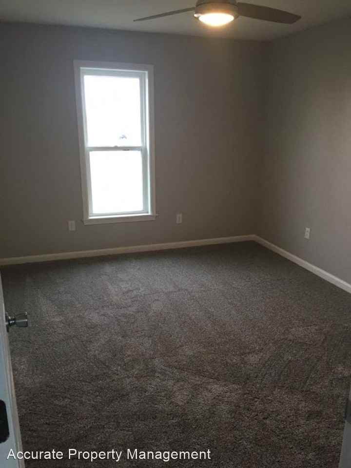 4979 N 550 E - Photo 2 of 32