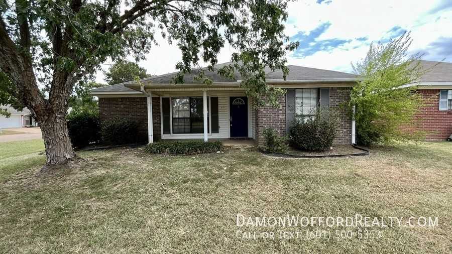 318 Green Meadow Dr - Photo 2 of 17