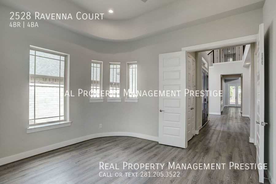 2528 Ravenna Ct - Photo 3 of 15