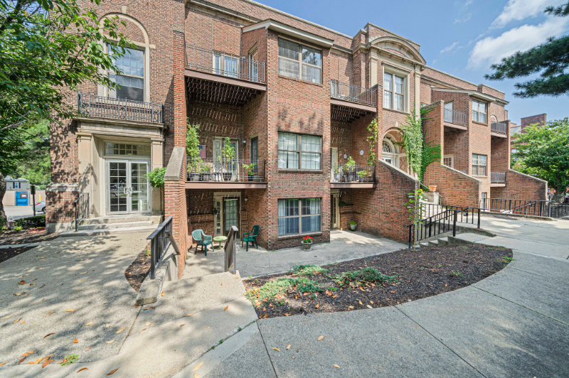 325 Plantation St #112 - Photo 3 of 19