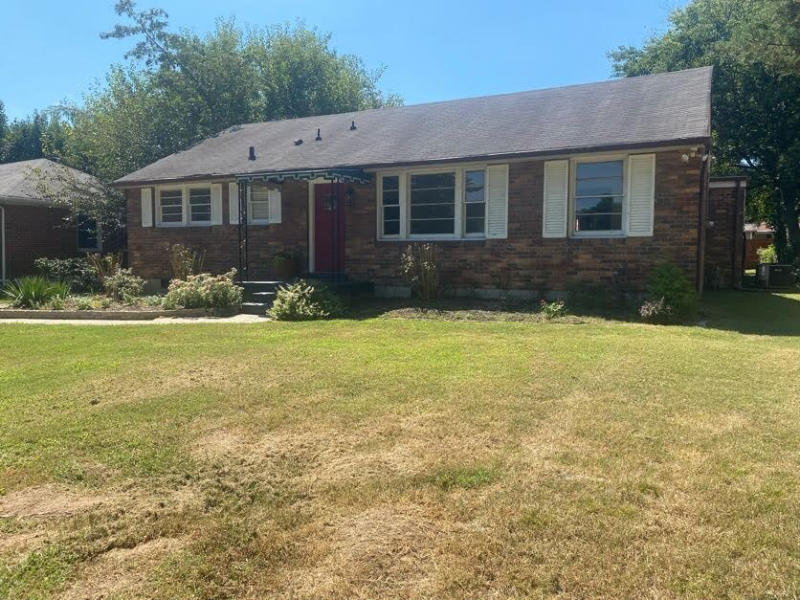 228 Graeme Dr - Photo 3 of 35