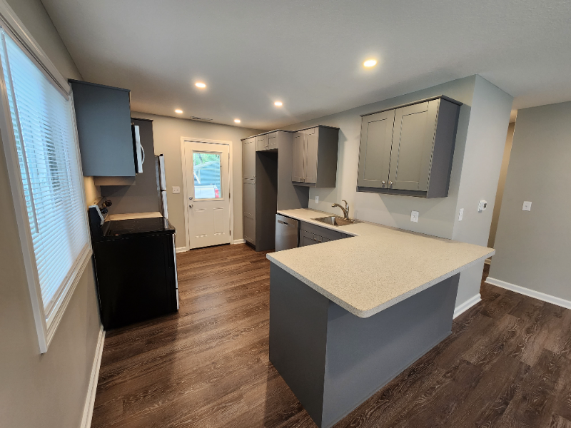 424 Nussbaum Ave - Photo 3 of 22