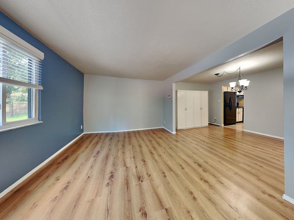 131 Parkwood Dr - Photo 2 of 17