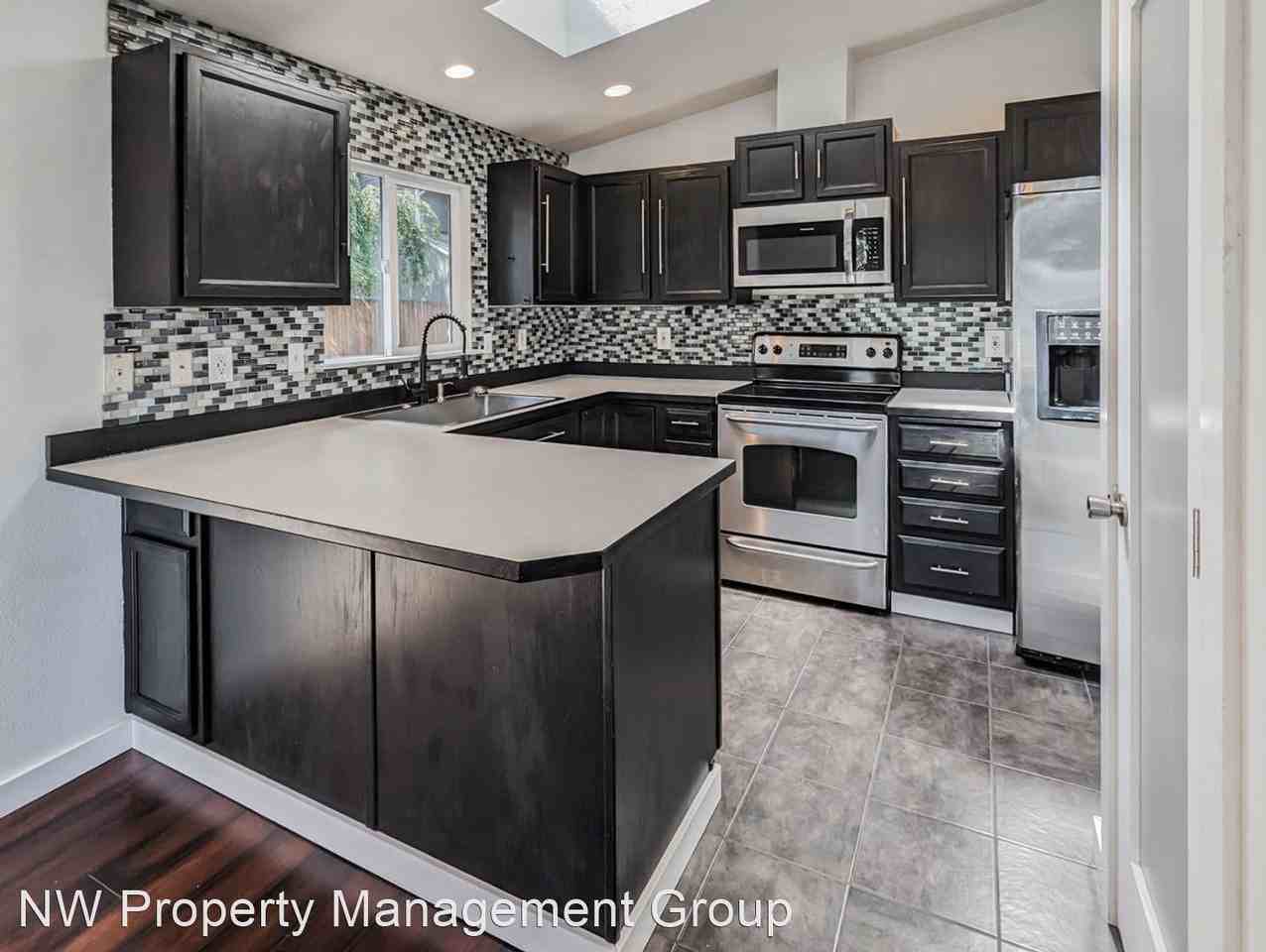 9508 28th St Ne - Photo 2 of 14