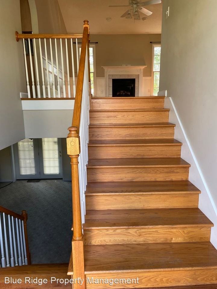 187 Meadow Springs Ln - Photo 3 of 29