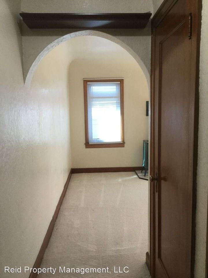 256 Burwell Street - Photo 3 of 16