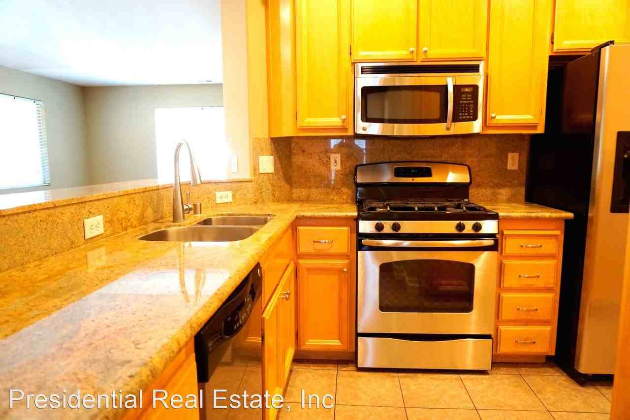 302 Oleander Dr - Photo 2 of 7