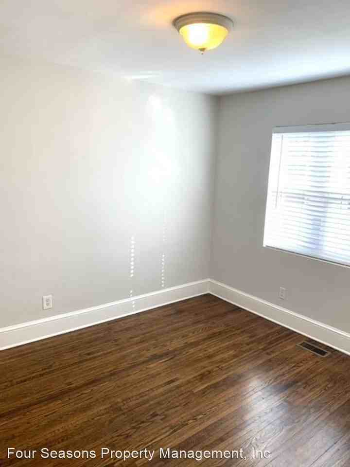 1422 Nassau Blvd - Photo 3 of 7