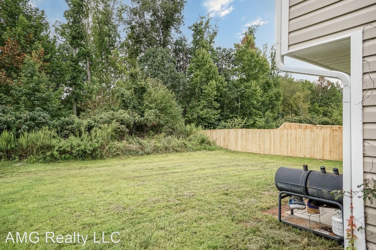 4136 Eastland Ave - Photo 3 of 15
