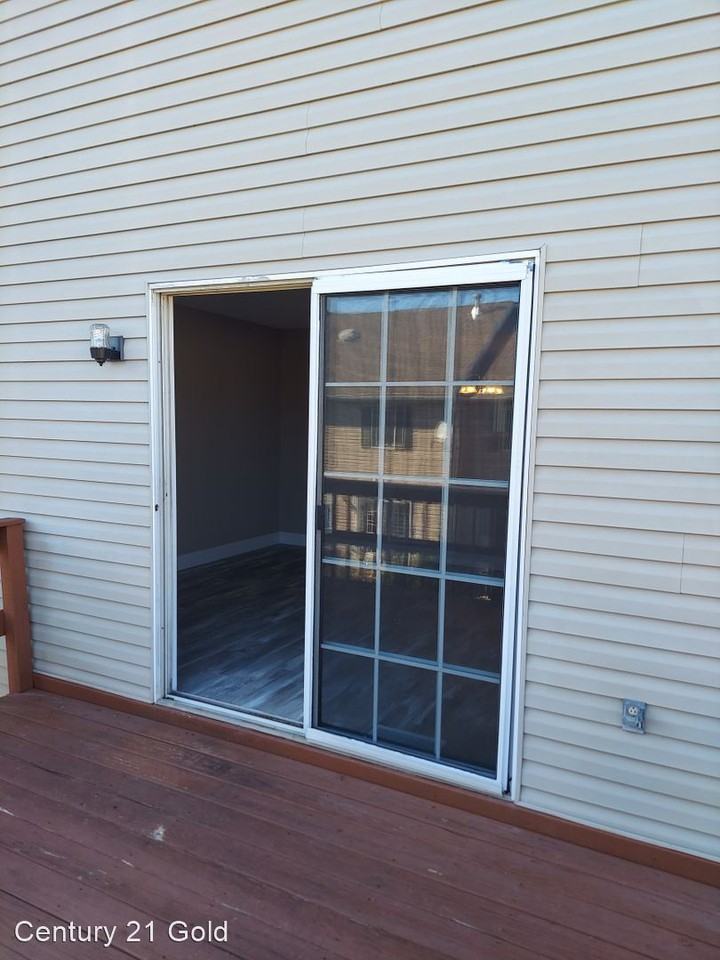 1038 Fredrick Blvd - Photo 2 of 17