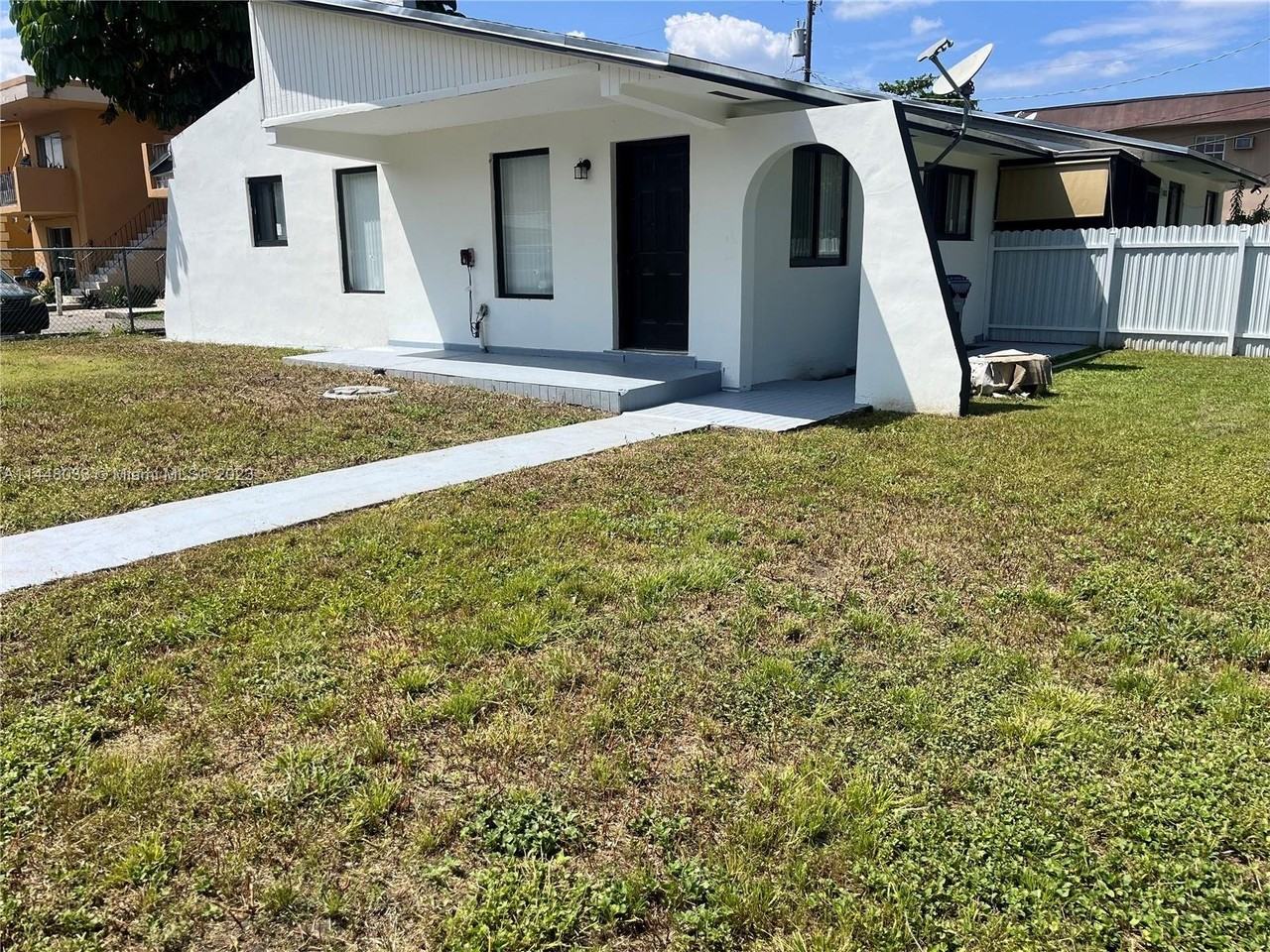 10801 Sw 5th St #1 - Photo 2 of 8