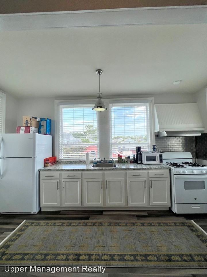 1335-37 Arabella St. - Photo 3 of 7