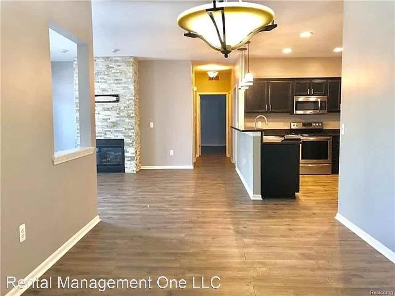 5637 Twin Oaks Dr - Photo 2 of 13