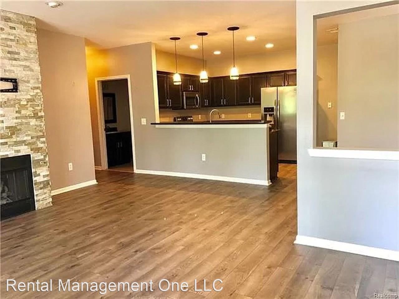 5637 Twin Oaks Dr - Photo 3 of 13