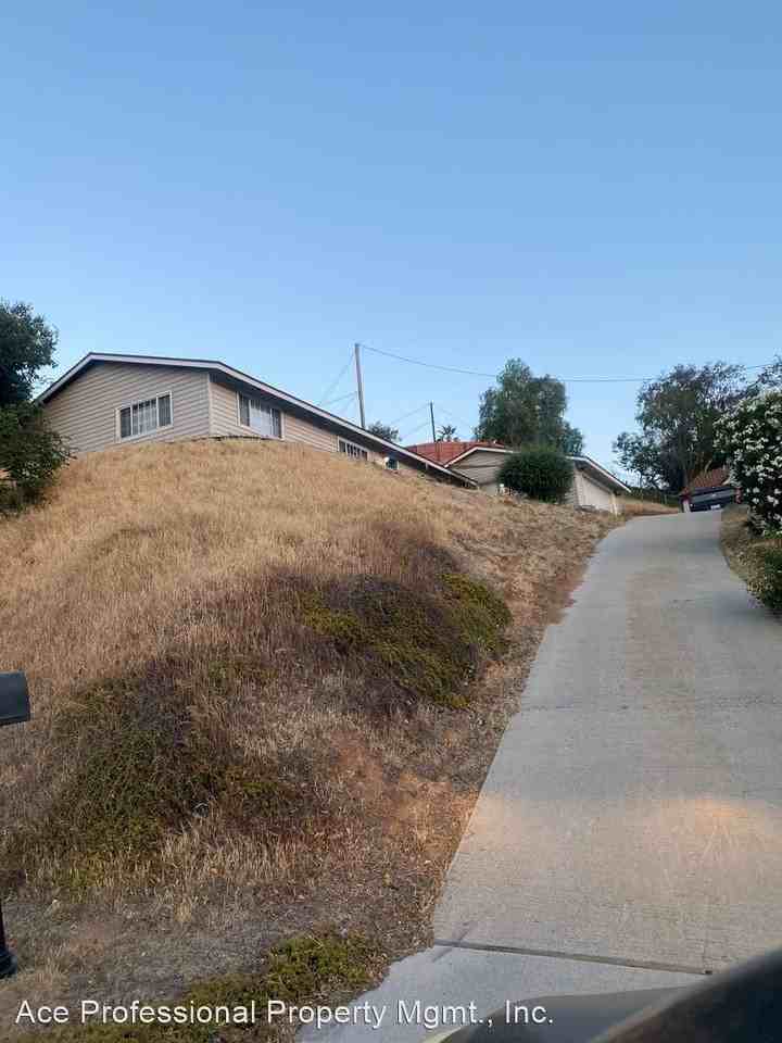 6540 Avenue De Palma - Photo 3 of 17