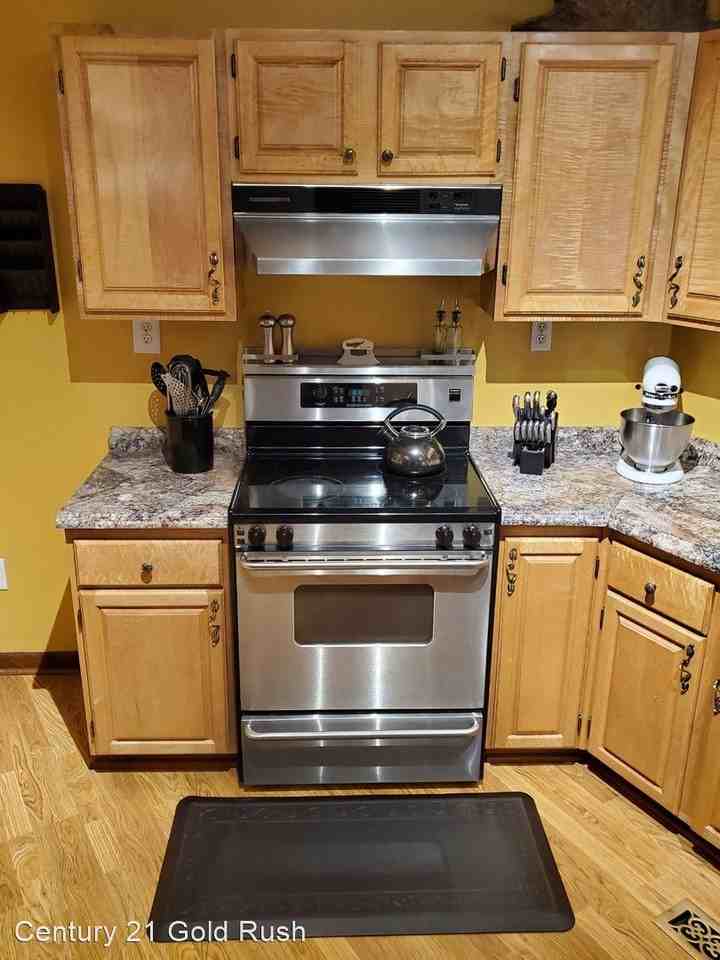 2500 Mission Rd - Photo 2 of 14
