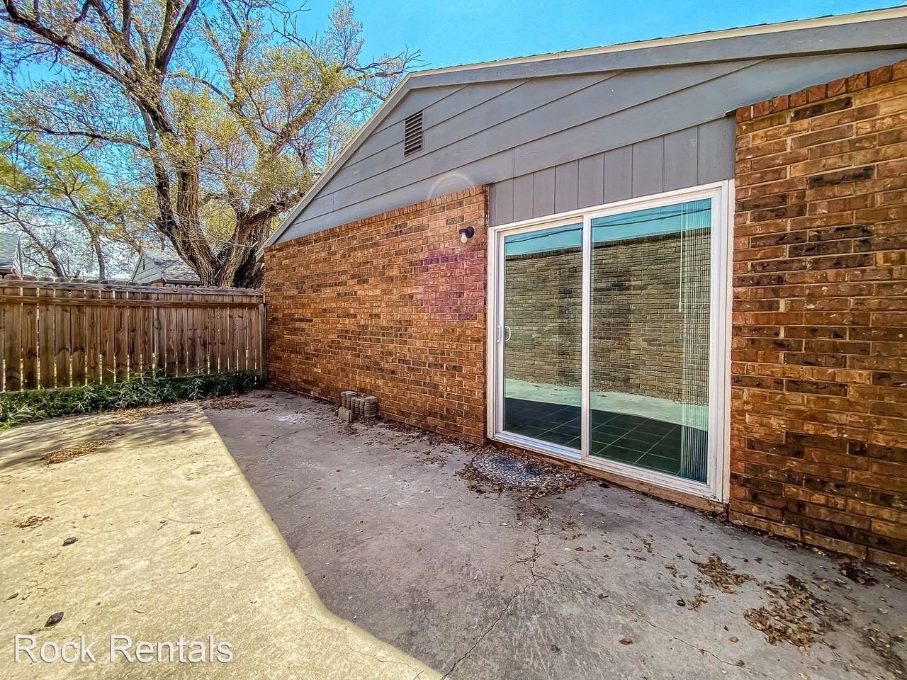 101 E Ave B - Photo 2 of 8