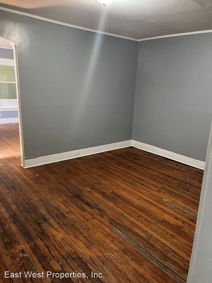 610 Turtle St. - Photo 3 of 8