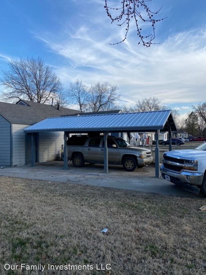 1313 S Fulton Ave - Photo 2 of 18