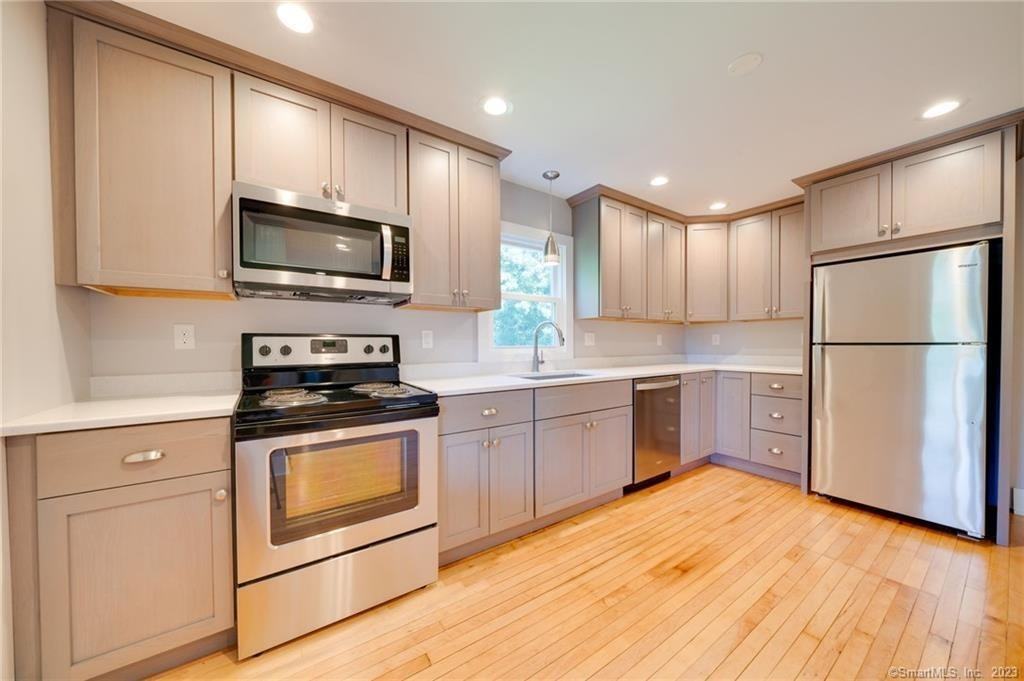 157 River Rd - Photo 2 of 36