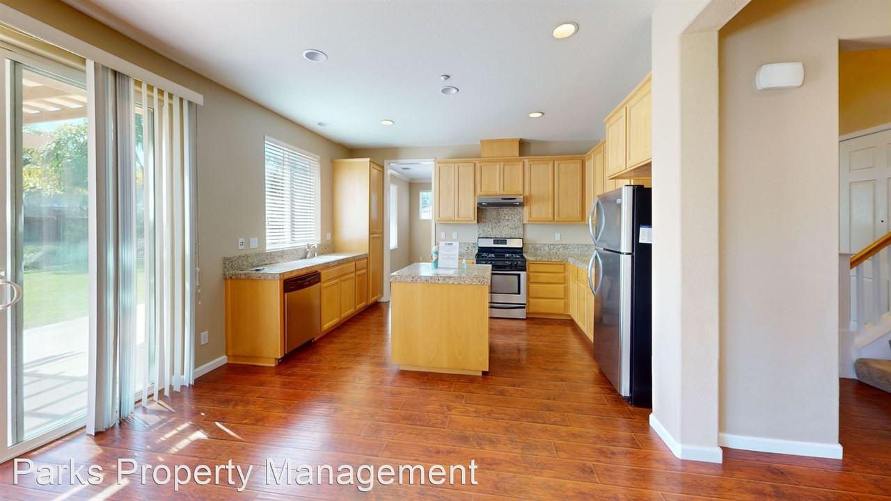 658 Ray St - Photo 2 of 23