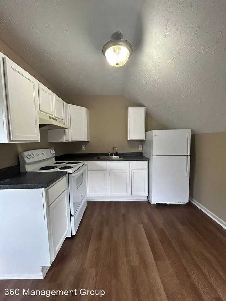 114 Georgia St - Photo 3 of 7