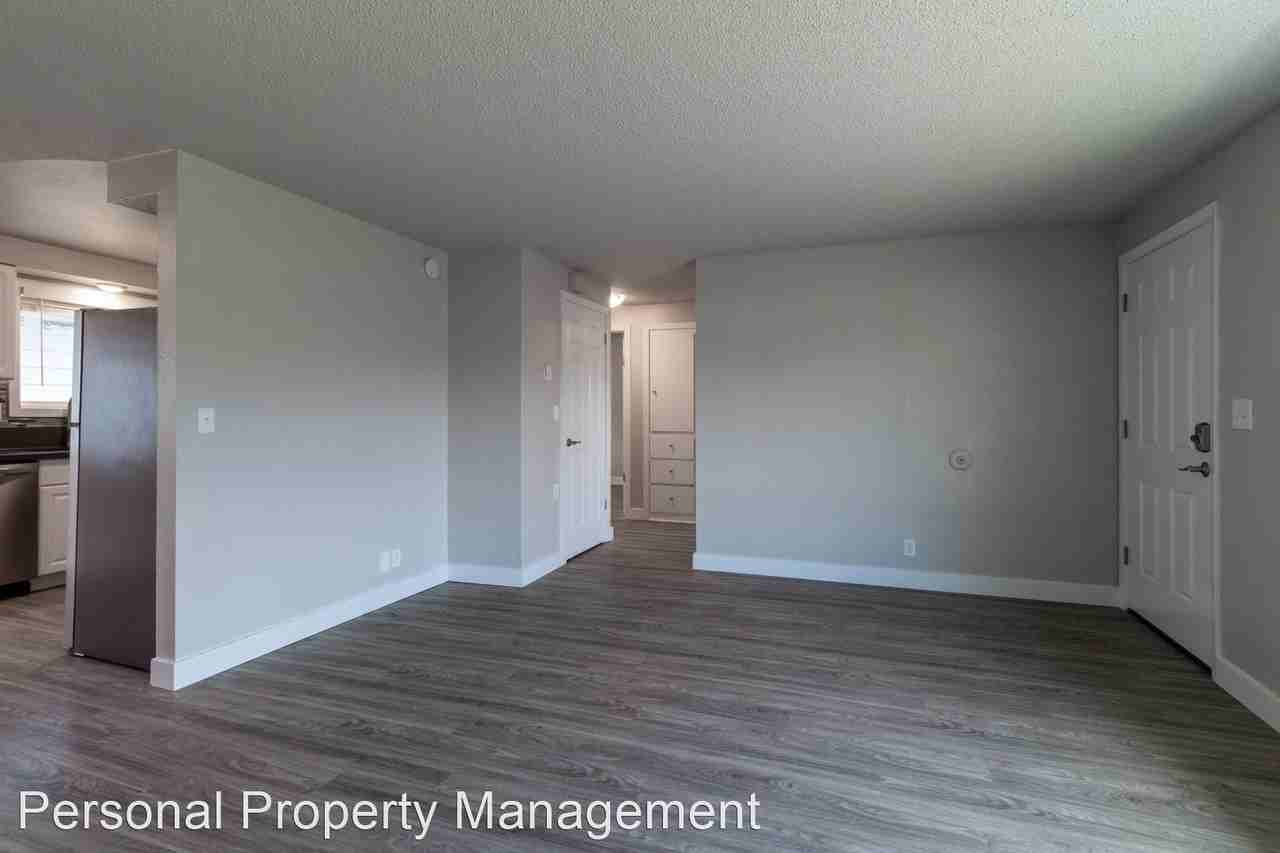 908 Ne 86th St - Photo 3 of 11