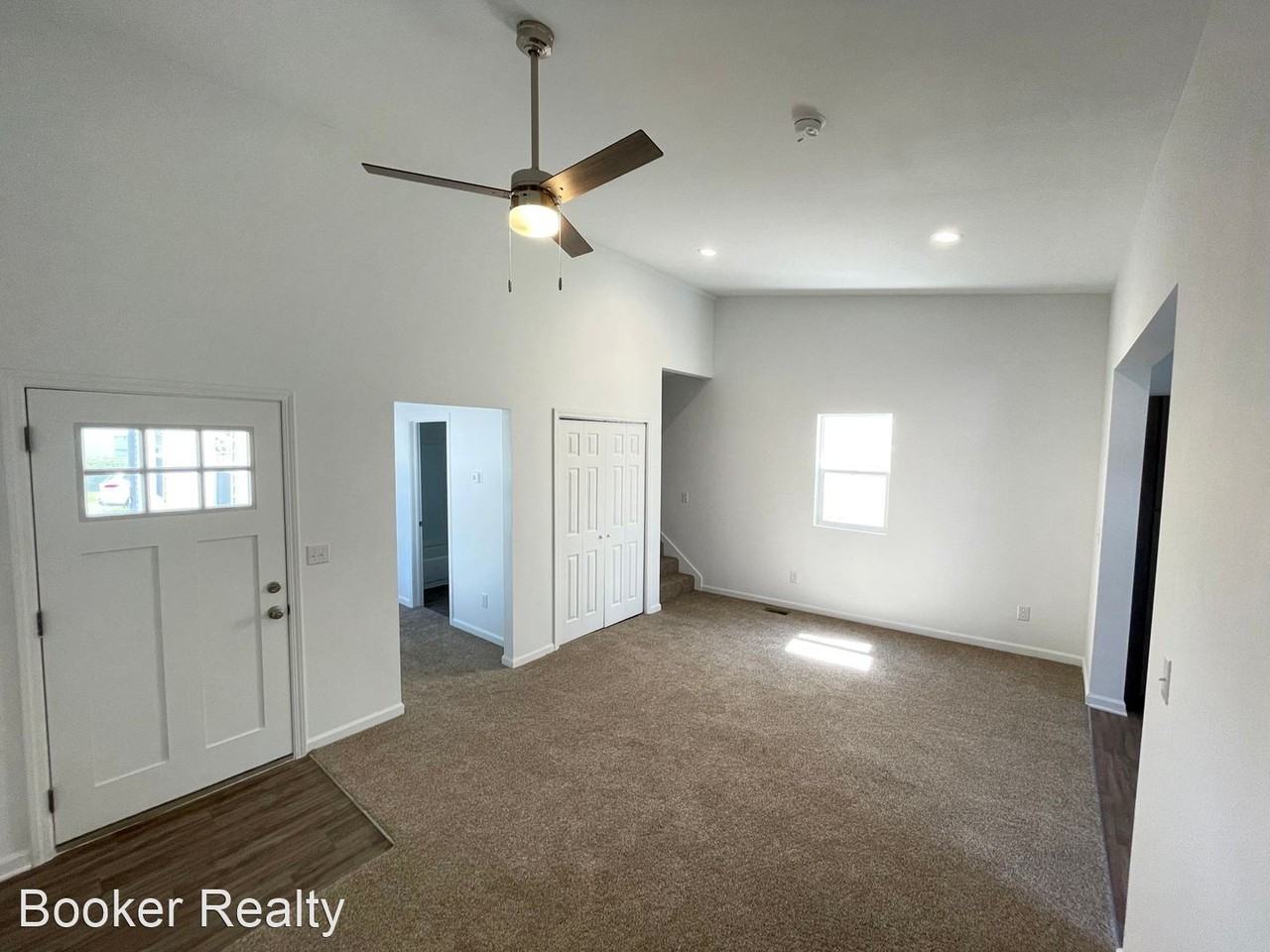 810 S 18th St - Photo 2 of 8