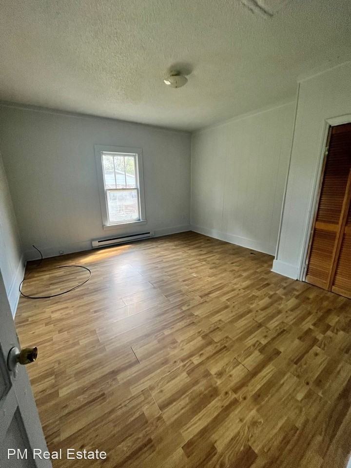 607 Anderson St - Photo 2 of 3