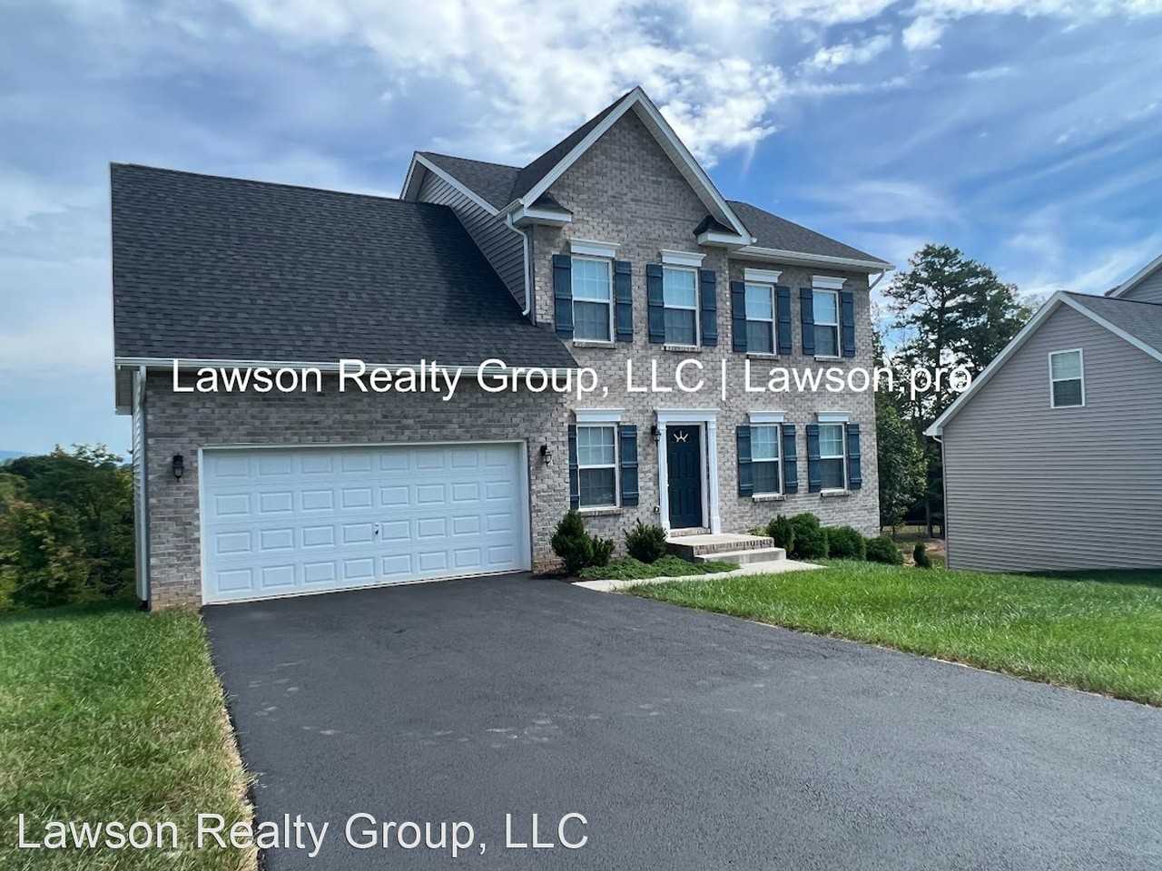 220 Edgemont Dr - Photo 2 of 50