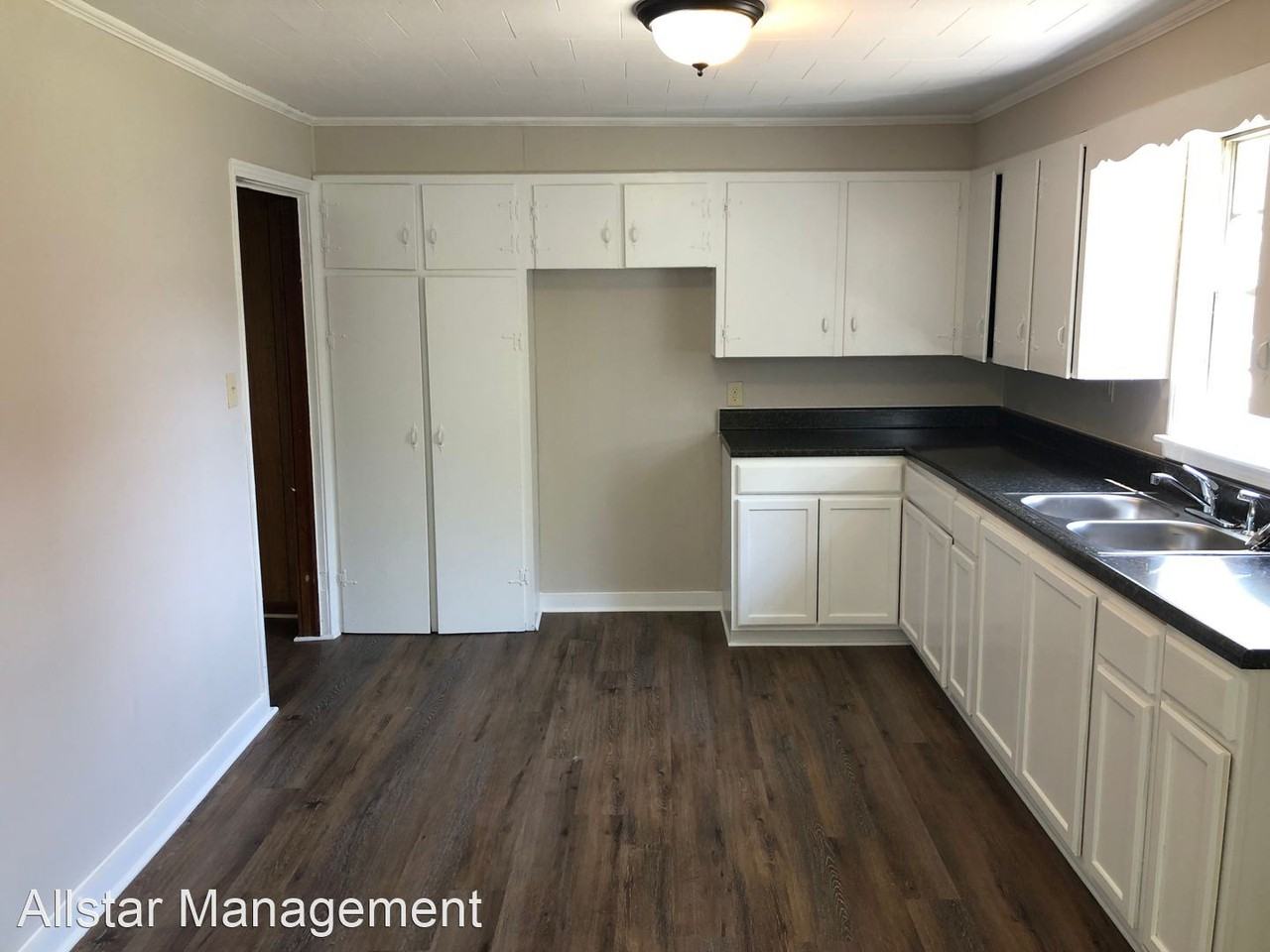 213 Van Voris St - Photo 3 of 14