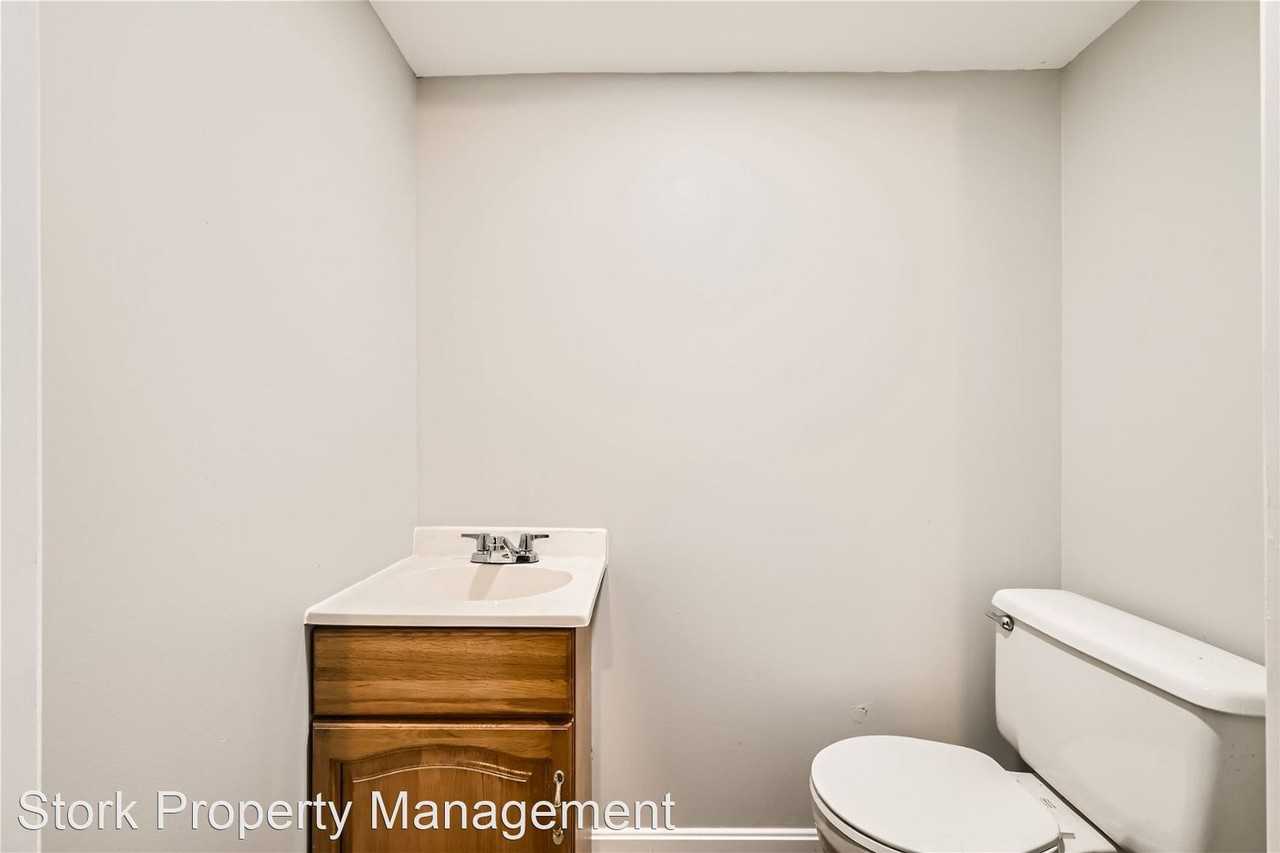 2821 Chesterfield Ave - Photo 2 of 17