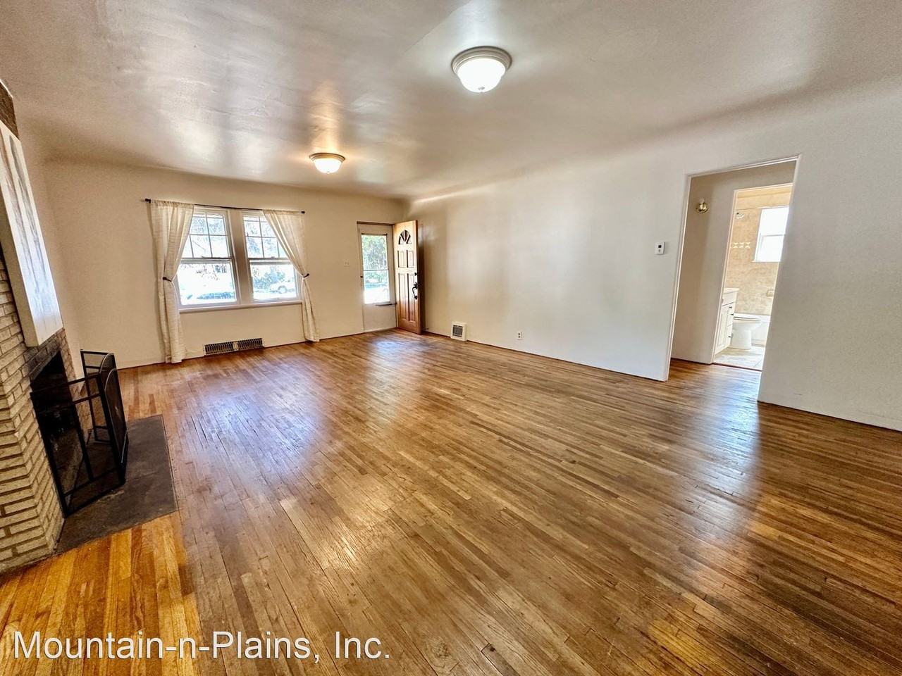 607 S Loomis Ave - Photo 2 of 16