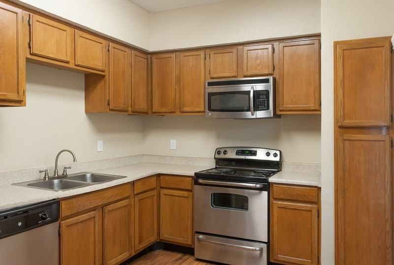 3090 Centreport Dr 1010x - Photo 2 of 10