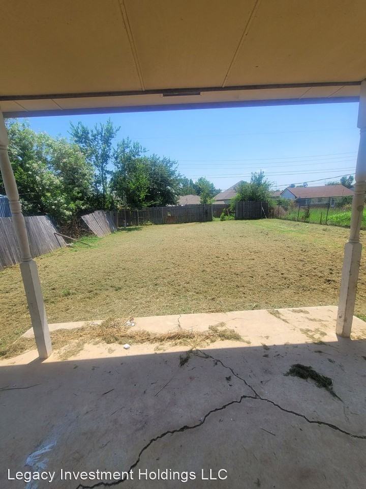 612 Nw 111th St - Photo 3 of 17