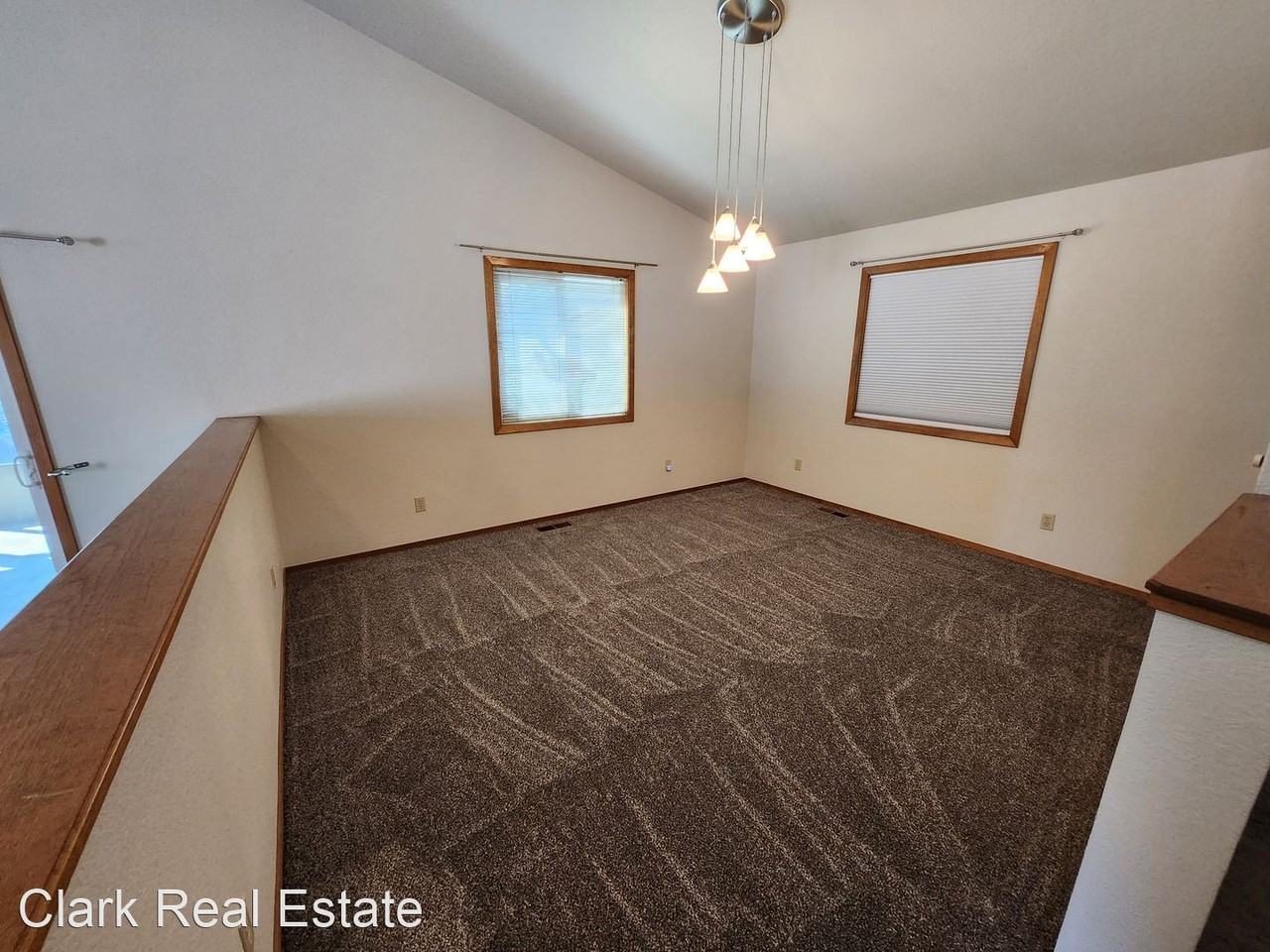 300 Neilson Rd - Photo 3 of 18